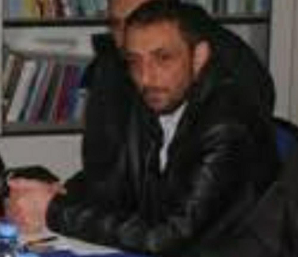 Mühendis koca 2 çocuk annesi karısını boğazından bıçaklayarak öldürdü