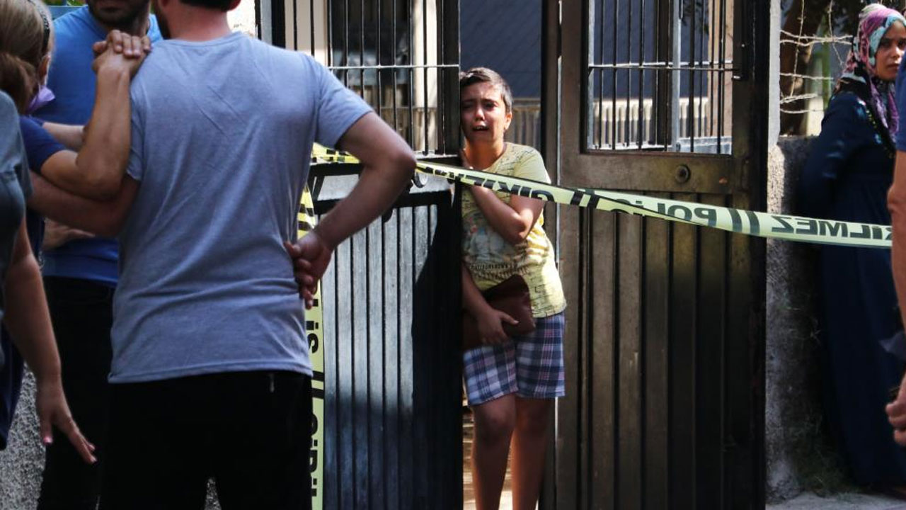 Eşini öldürdü, 2 çocuğunu da alıp kaçtı