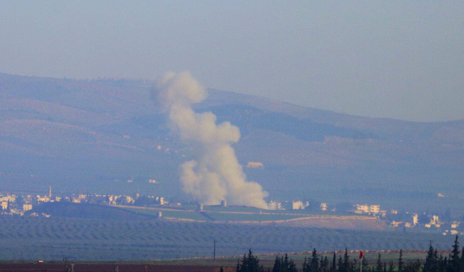 Afrin’de üç köy daha teröristlerden temizlendi, Cinderes kuşatıldı