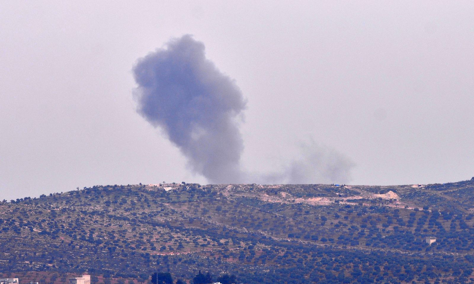 Afrin’de üç köy daha teröristlerden temizlendi, Cinderes kuşatıldı