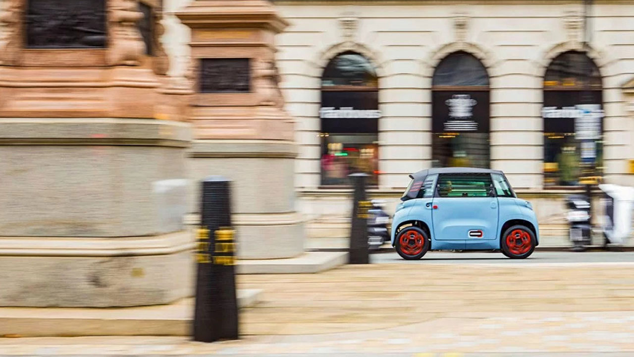 Otomotiv devi, 2 kişilik elektrikli aracıyla Türkiye pazarında! İşte 'Ami'nin satış fiyatı