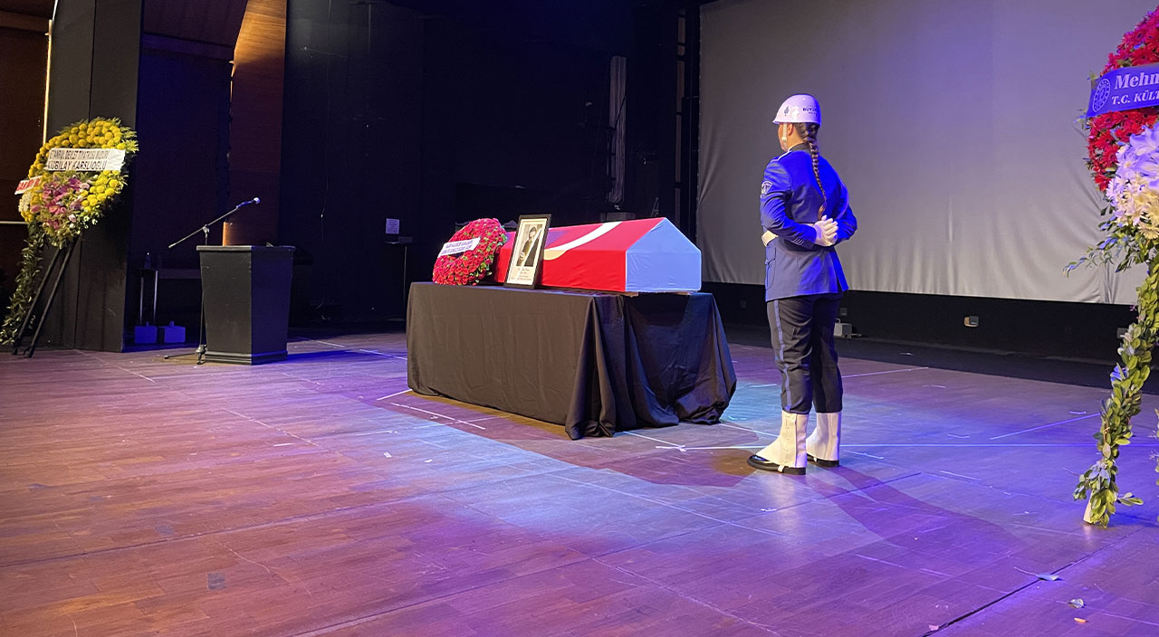 Usta oyuncu Civan Canova’ya veda! “Sözün bittiği yerdeyim”