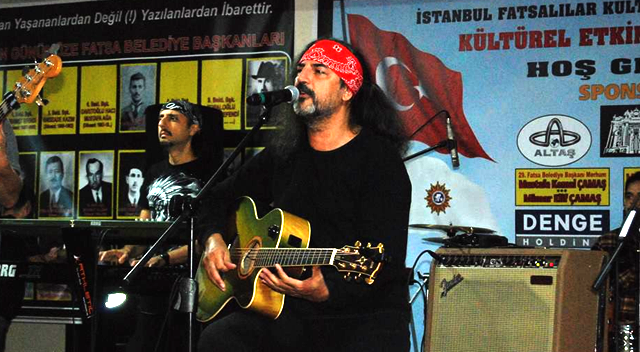 Pop sanatçısı Çelik'i 'Serdar Ortaç' sandılar