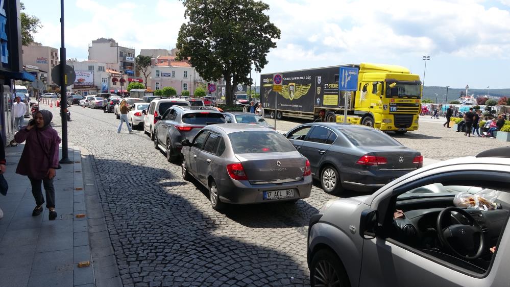 Tatilcilerin dönüş çilesi başladı! Trafikte yoğunluk yaşanıyor