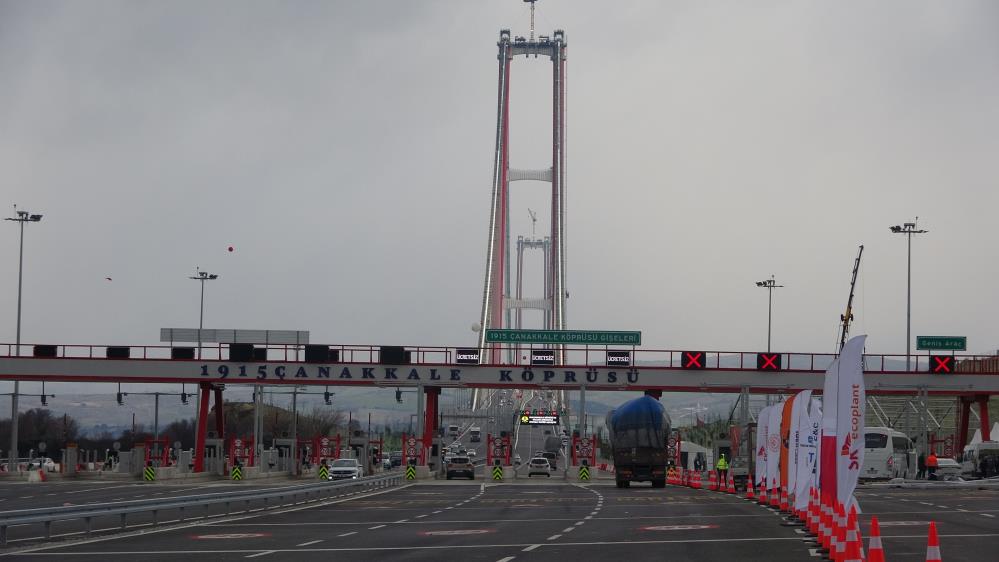 Vatandaşlar 1915 Çanakkale Köprüsü’ne akın etti: Köprü bizi çok onurlandırdı