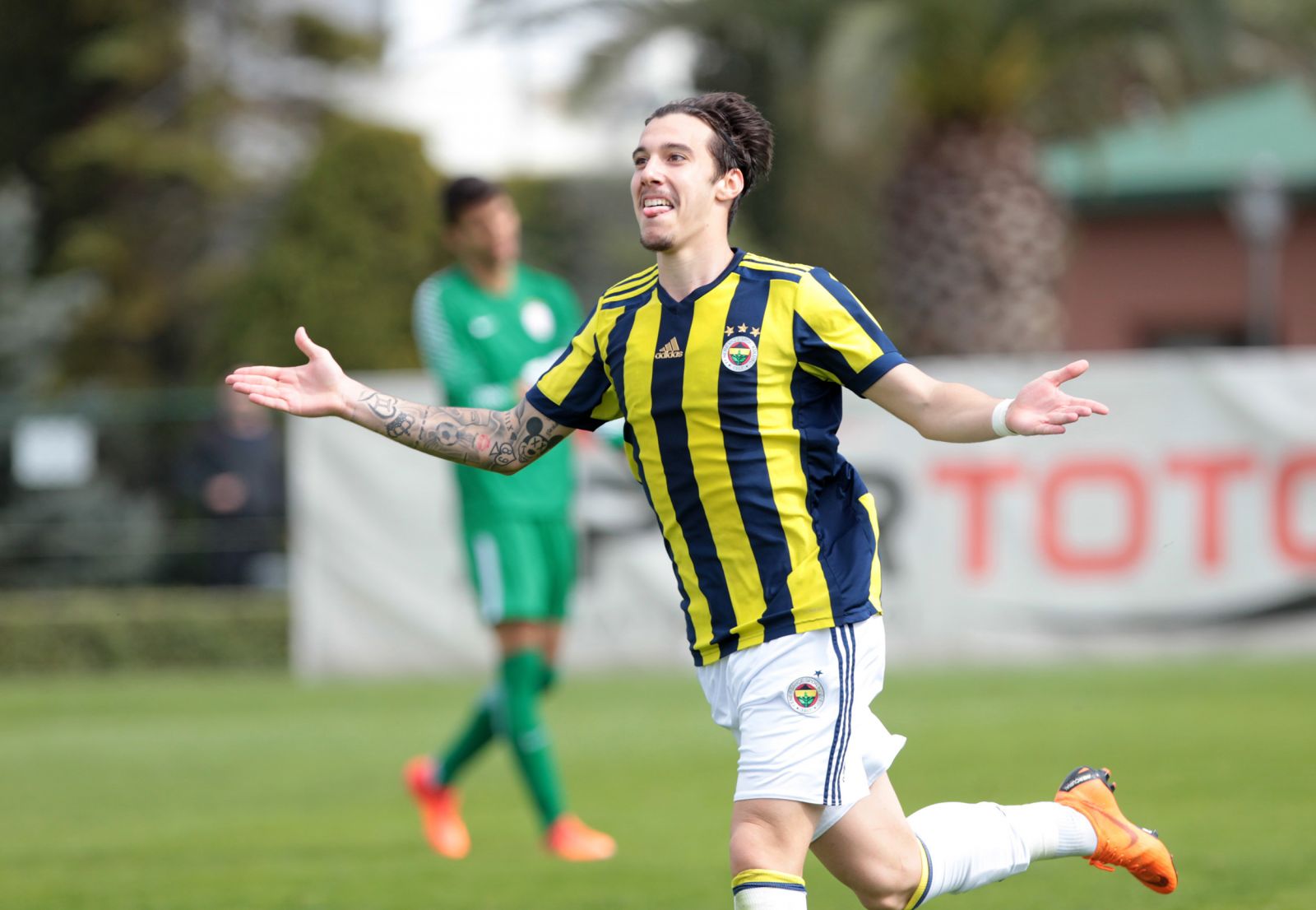 Comolli 1 milyon lira isteyen Rapaiç'e kapıyı gösterdi