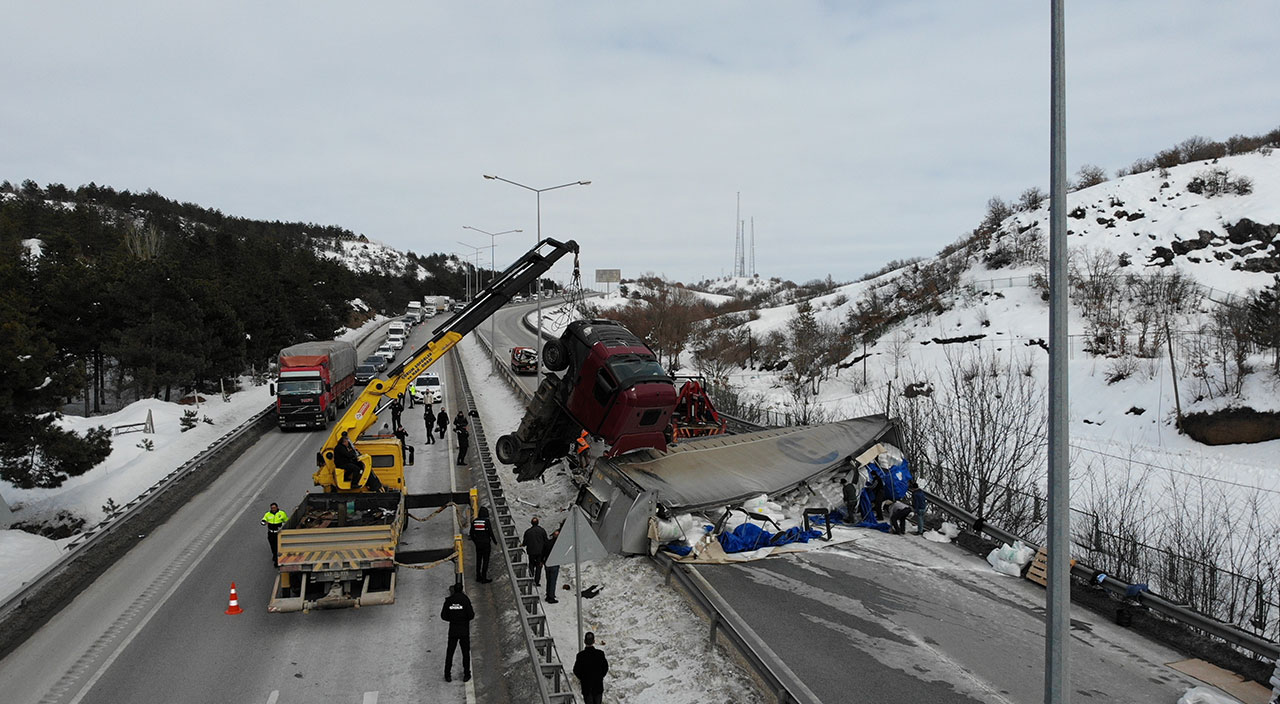 Asker ocağına teslim olmaya giderken hayatını kaybetti