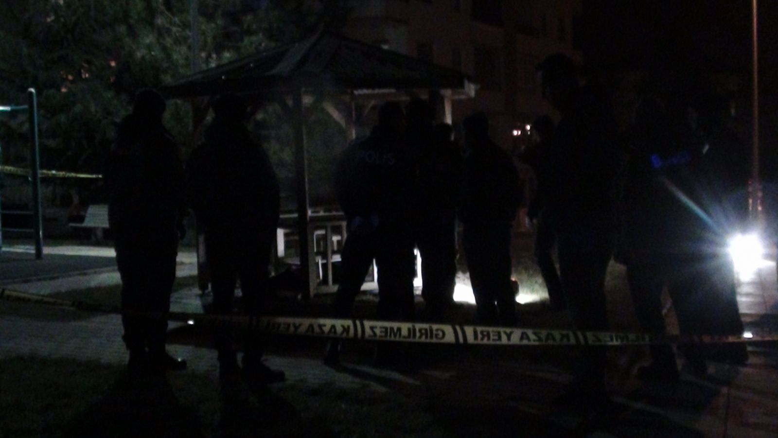 Çorum’da bir genç parkta tüfekle öldürüldü!