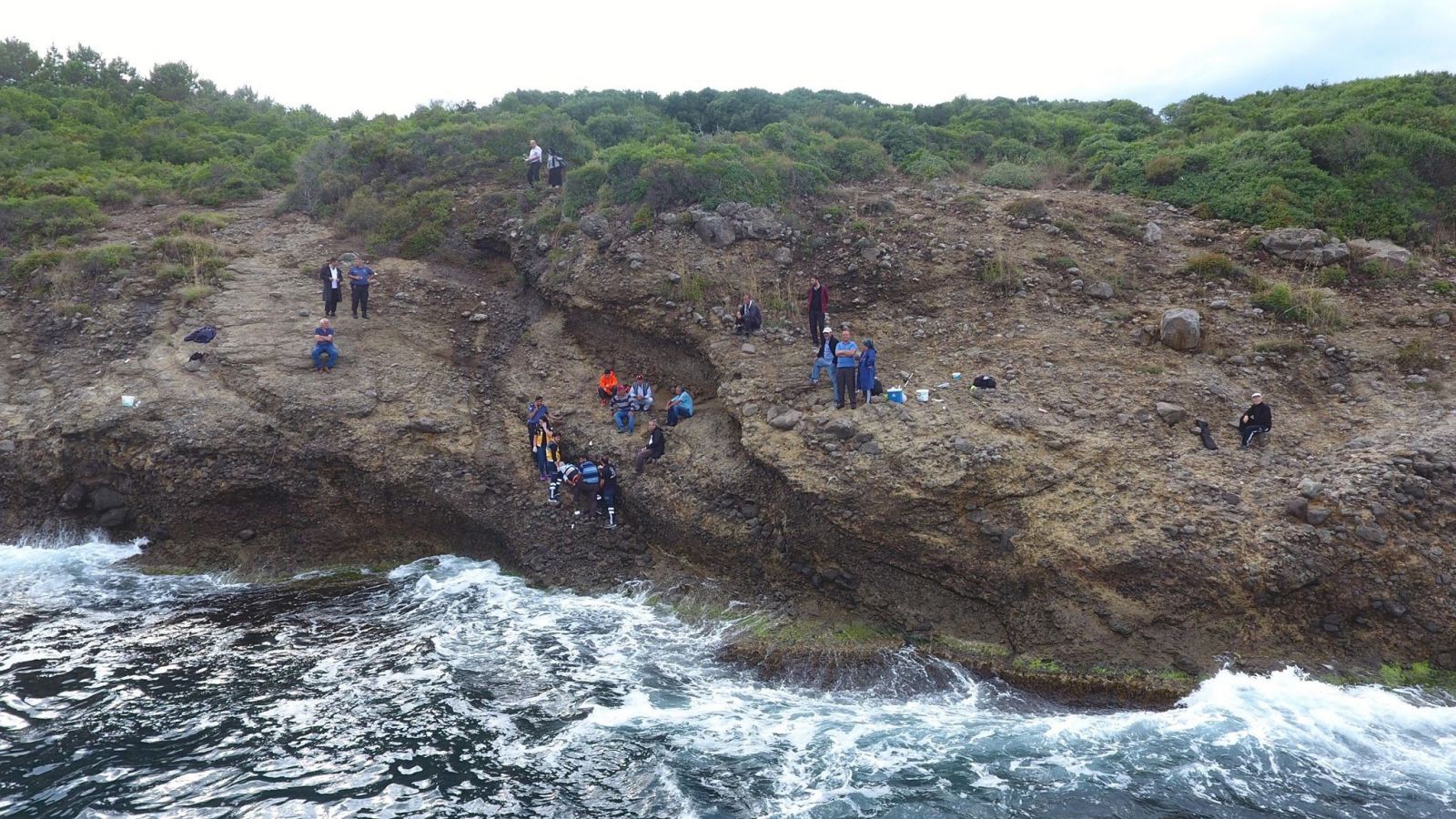 Sinop’ta 30 metrelik uçurumdan düşen şahıs yaralandı