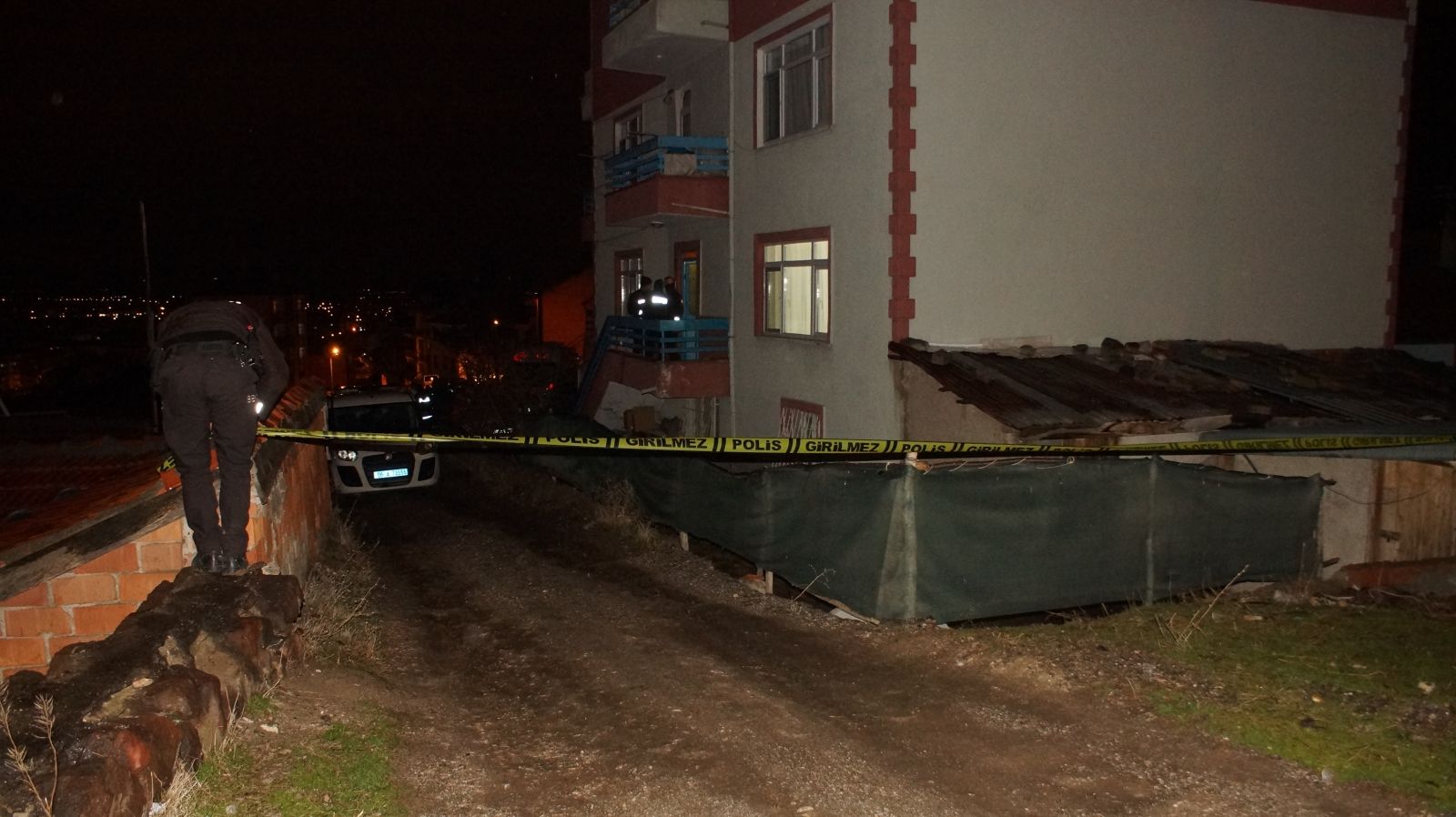 Ankara'da kan donduran olay! İki aylık bebeğinin yanında bıçaklanarak öldürülmüş olarak bulundu