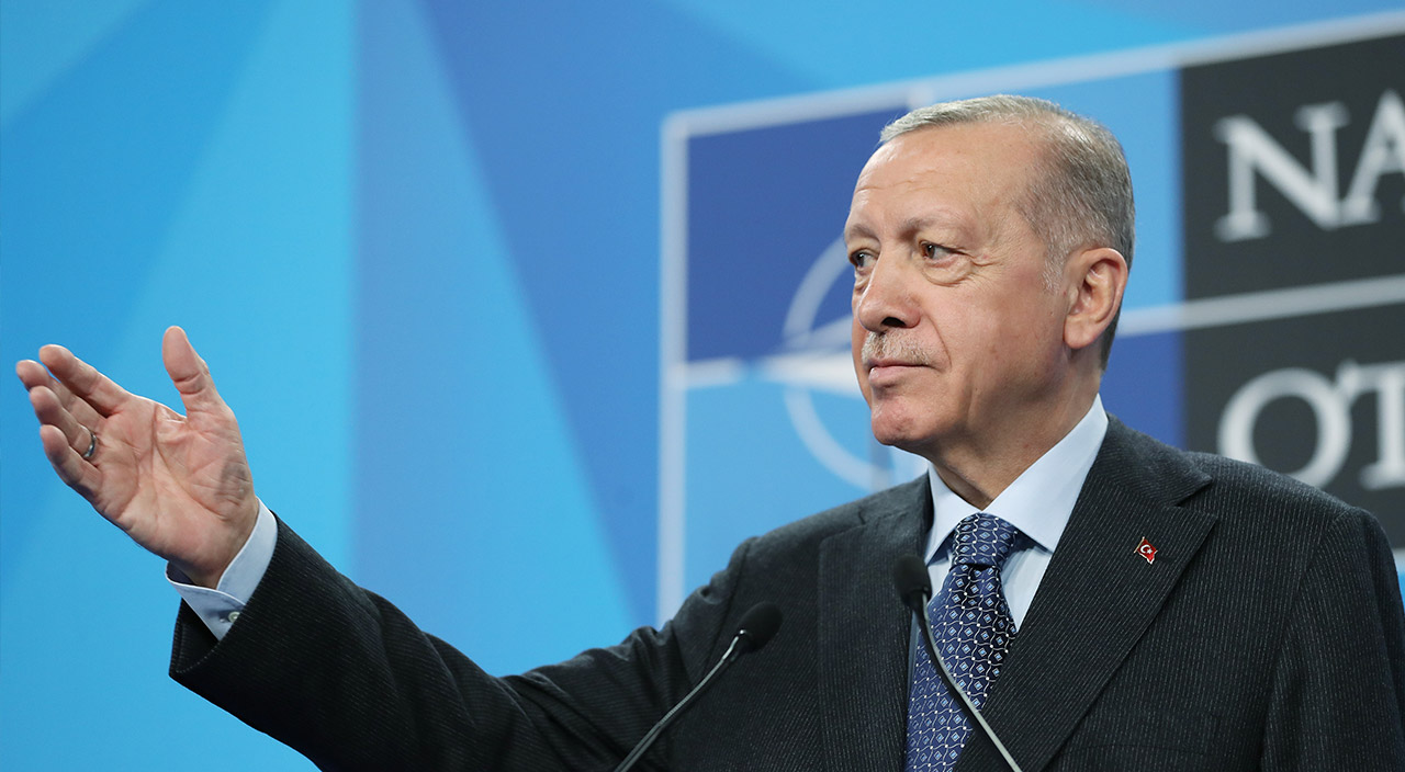 Cumhurbaşkanı Erdoğan'ın NATO rolü Yunan basınında: Uluslararası müzakere sanatını gösterdi