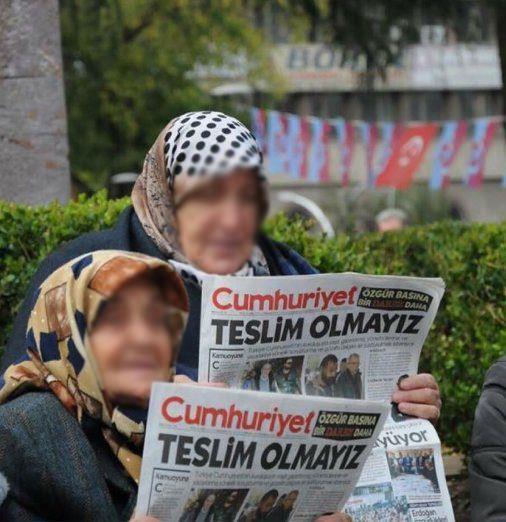 'Cumhuriyet'in eyleminde 'başörtü' mizanseni!