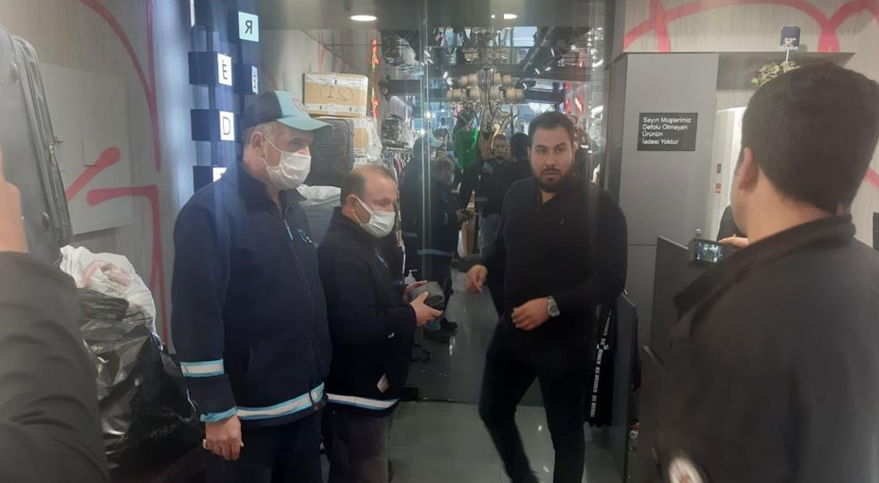 Temizlik işçisi yolda bulduğu para dolu çantayı sahibine teslim etti