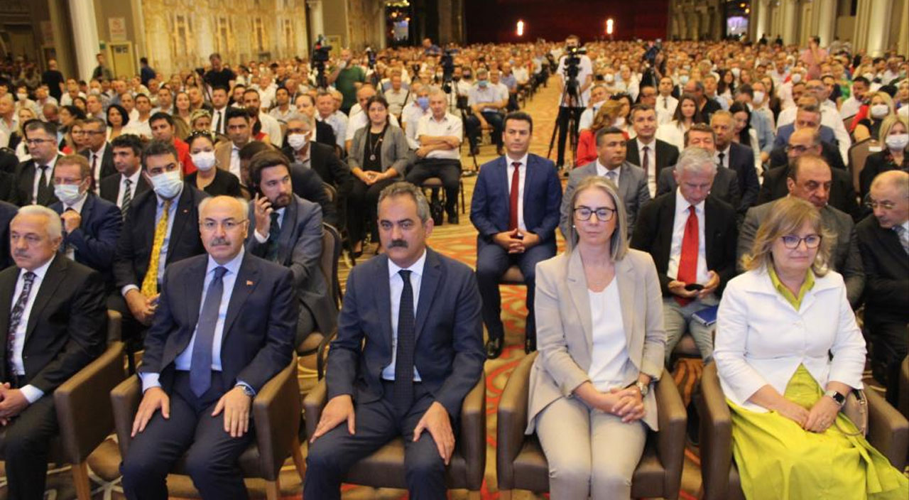 Bakan Özer’den ‘bağış’ açıklaması: Tüm okulların ihtiyaçlarını biz karşılayacağız Bakan Özer’den ‘bağış’ açıklaması: Tüm okulların ihtiyaçlarını biz karşılayacağız