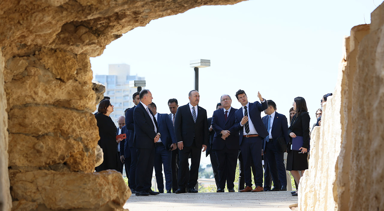 Bakan Çavuşoğlu'ndan İsrail'e kritik ziyaret Bakan Çavuşoğlu'ndan İsrail'e kritik ziyaret