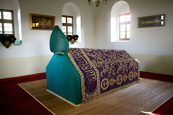 Sultan Murad Türbesi'ne yoğun ziyaretçi ilgisi
