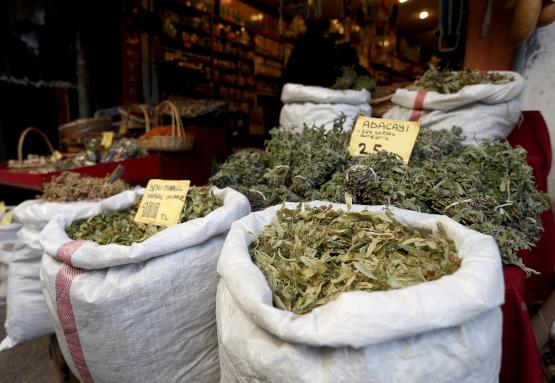 Kış çayı nasıl demlenir, gribe ne iyi gelir? (Bitki Çayı Zararlı Mı?)