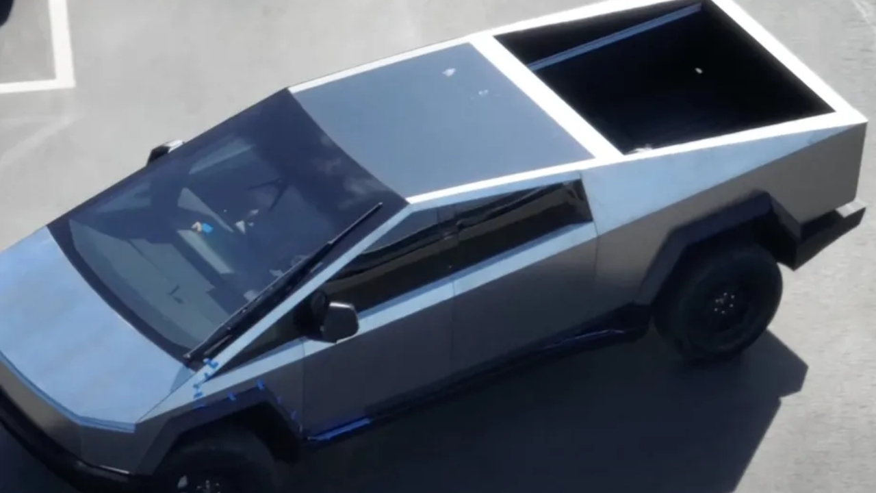 Elon Musk, Tesla Cybertruck'tan memnun kalmadı!