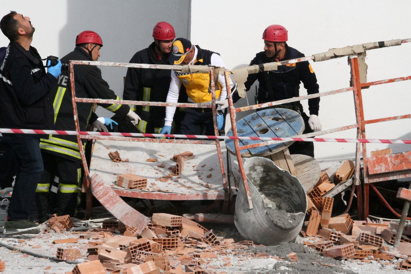 Feci olay... Gözyaşlarına boğuldular!