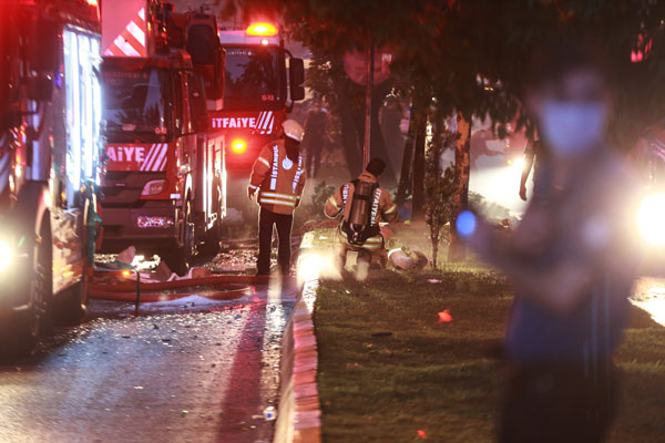 Bahçelievler'de korkutan patlama! Mahalleli sokağa döküldü