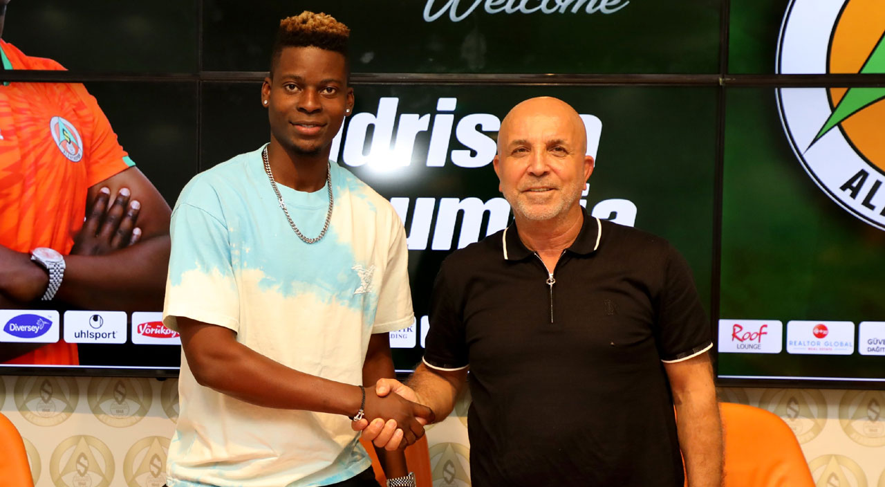 Alanyaspor Sporting'den Idrissa Doumbia'yı kiraladı