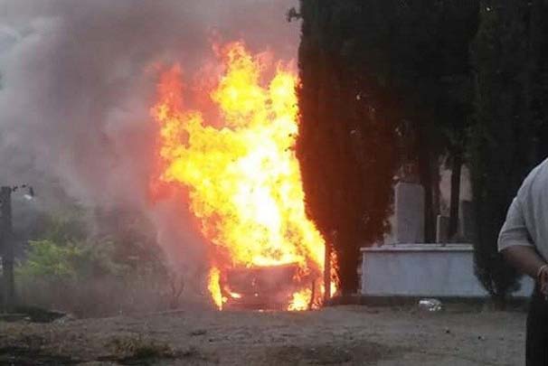 Mezarlığa giden gelin ve damat hayatının şokunu yaşadı