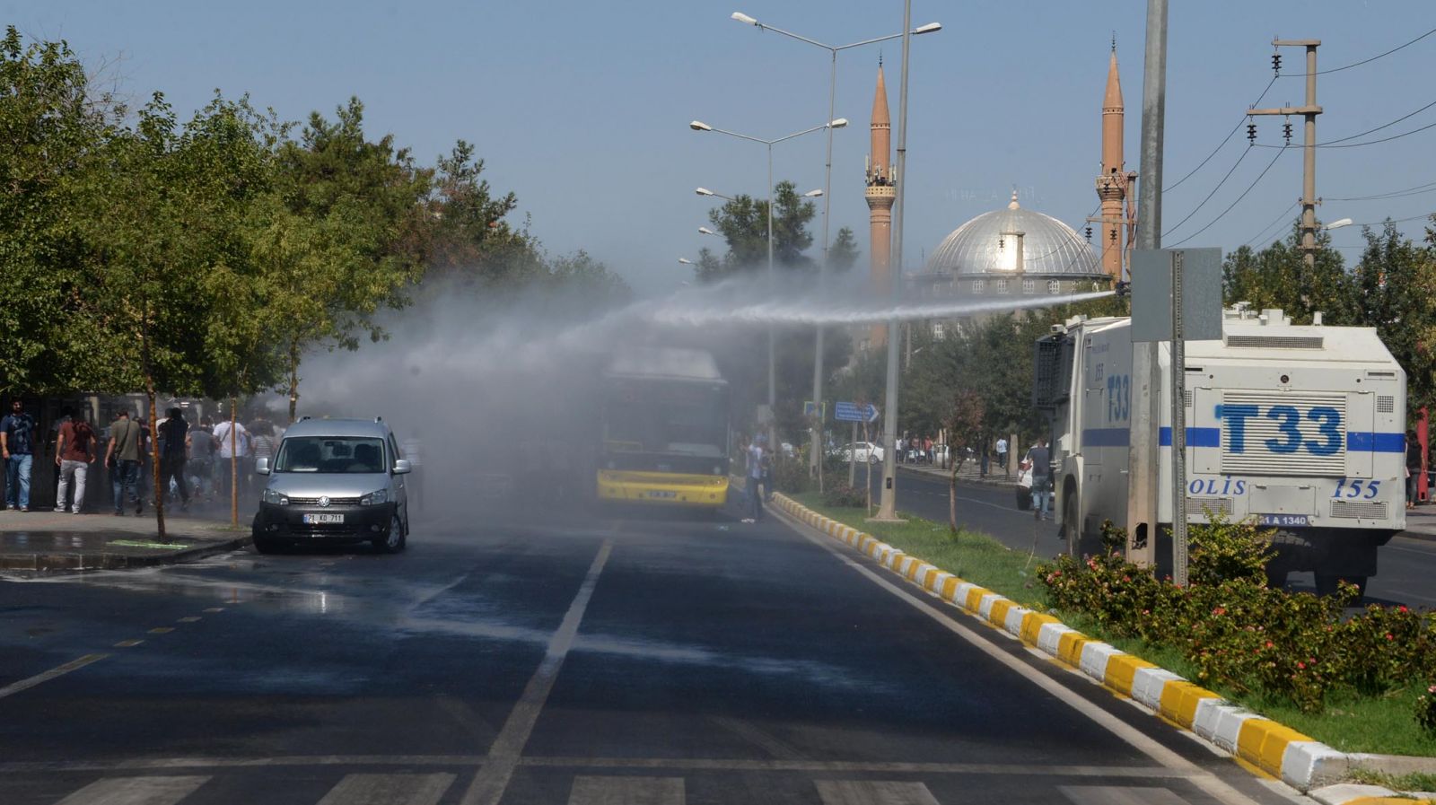 Diyarbakır'da olaylı protesto