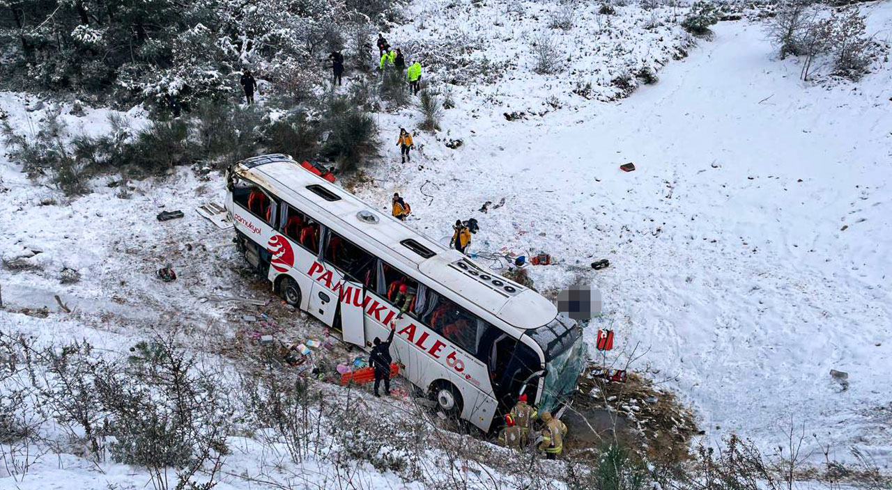 Kuzey Marmara Otoyolu'nda yolcu otobüsü devrildi: Ölü ve yaralılar var