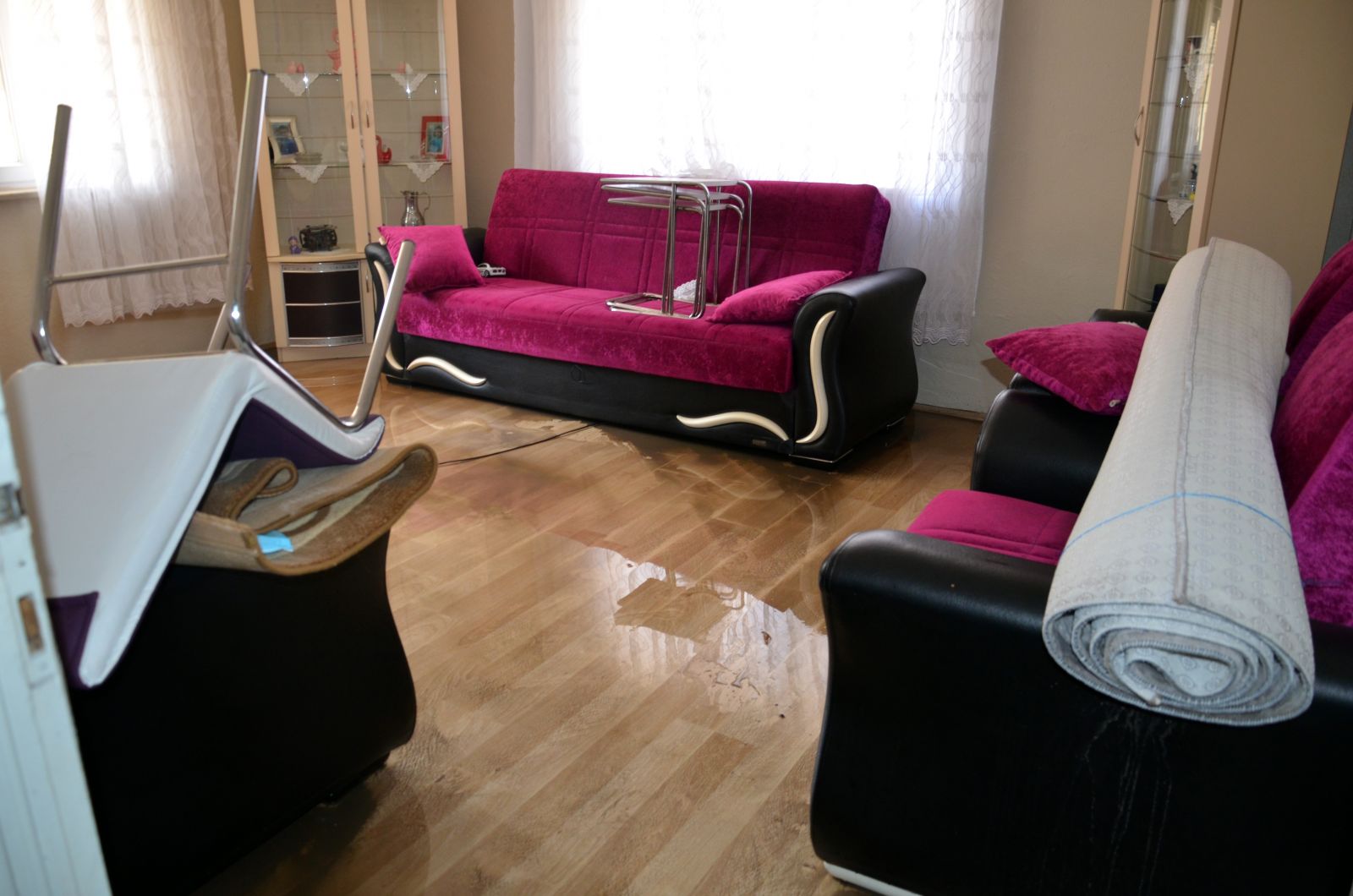 Sağanak yağış Soma'yı felç etti