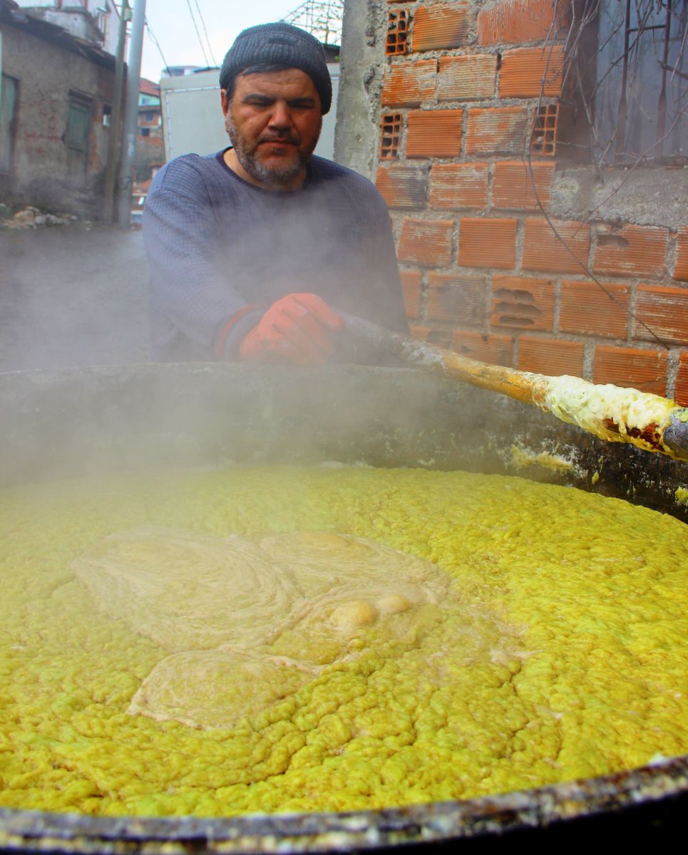 Asırlık gelenekle virüse karşı savaş başlattılar