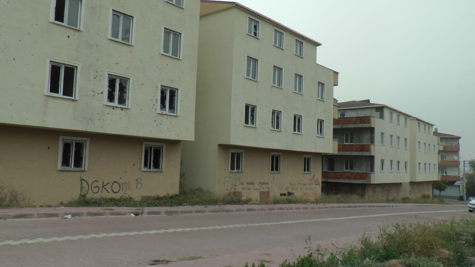 2.5 milyonluk vurgun! 24 daireyi 50 kişiye satıp ortadan kayboldu