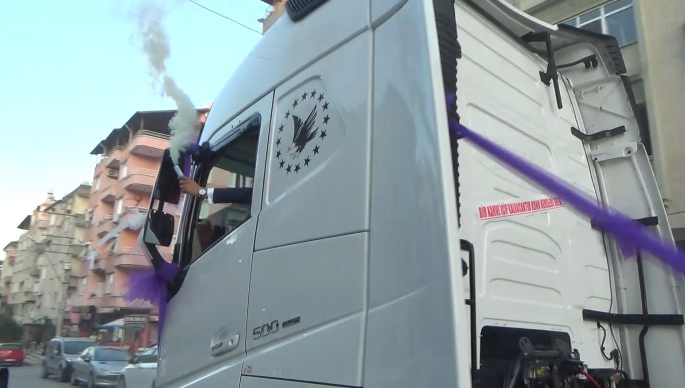 Damat gelini almaya tırıyla gitti