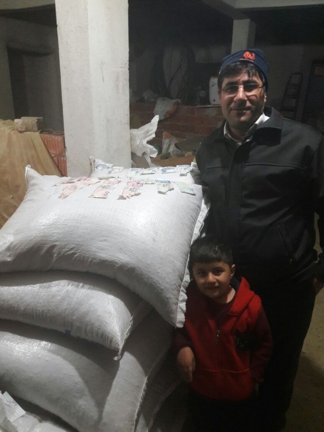 Kestiği dananın midesinden 1900 lira çıktı