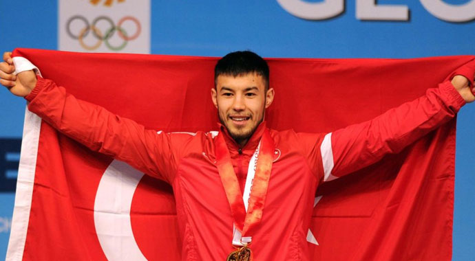 Milli sporcu kaza yaptı