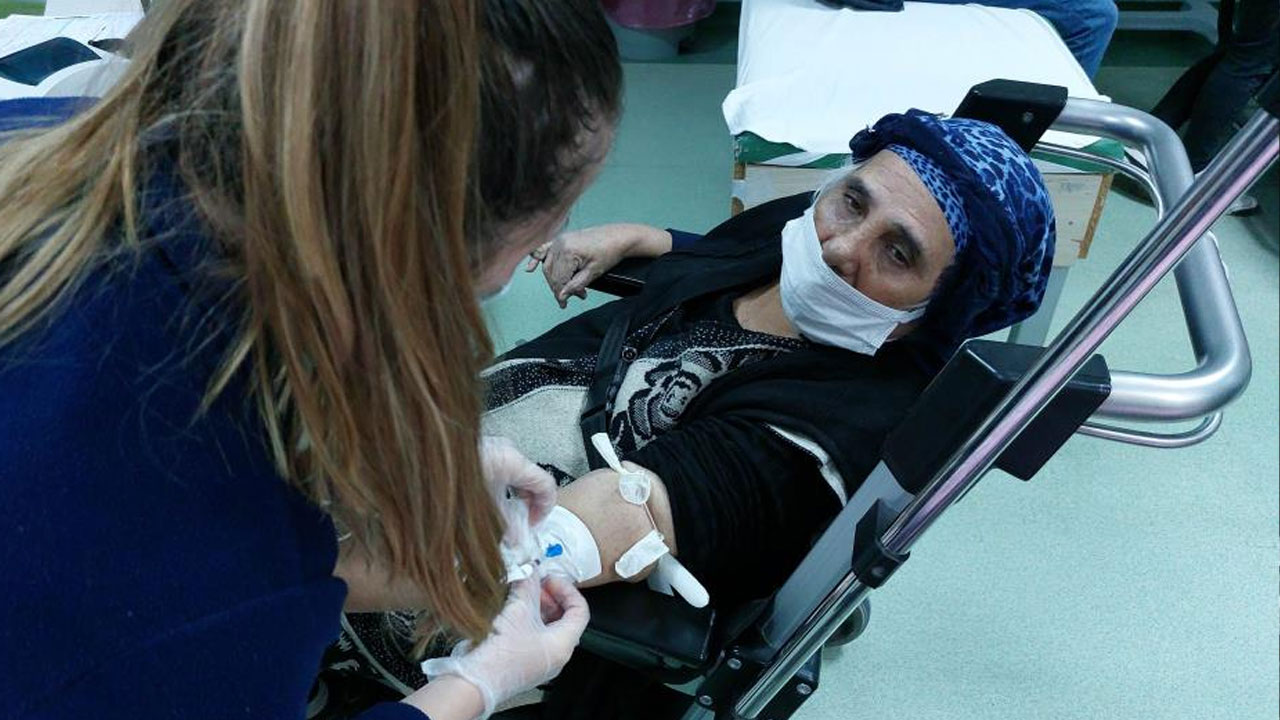 İsyan ettiren olay! Annesini hastanede darp etti