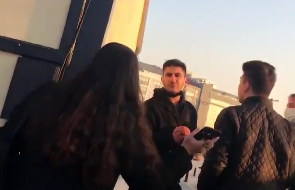 Sokak ortasında erkek arkadaşı darp etti, vatandaş kurtardı, şikayetçi olmadı