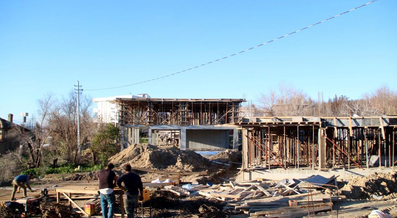 Manavgat'ta yanan evlerin yerine yenileri yükseliyor: Vatandaşlar evlerine kavuşmak için gün sayıyor