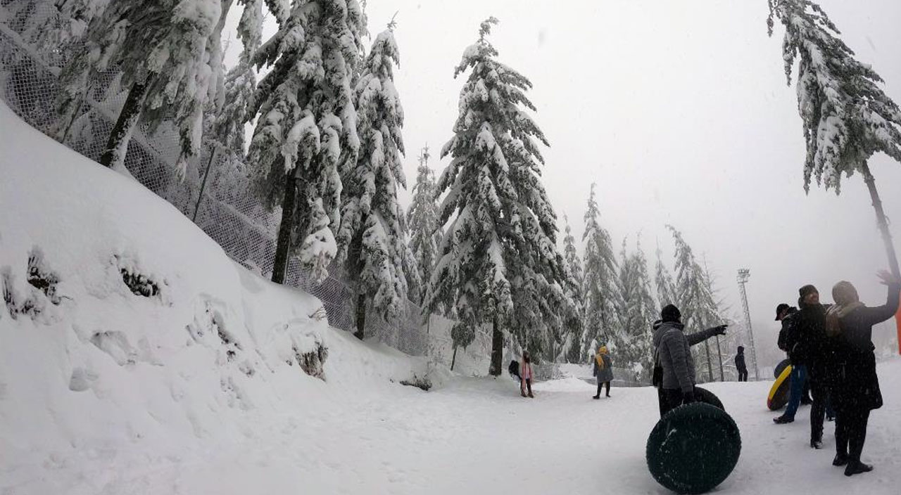 İstanbul’un yanı başı beyaza büründü: Kar kalınlığı 1 metreyi buldu
