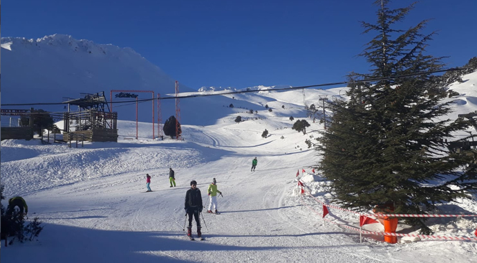 Davraz'da kar kalınlığı 3 metreye ulaştı