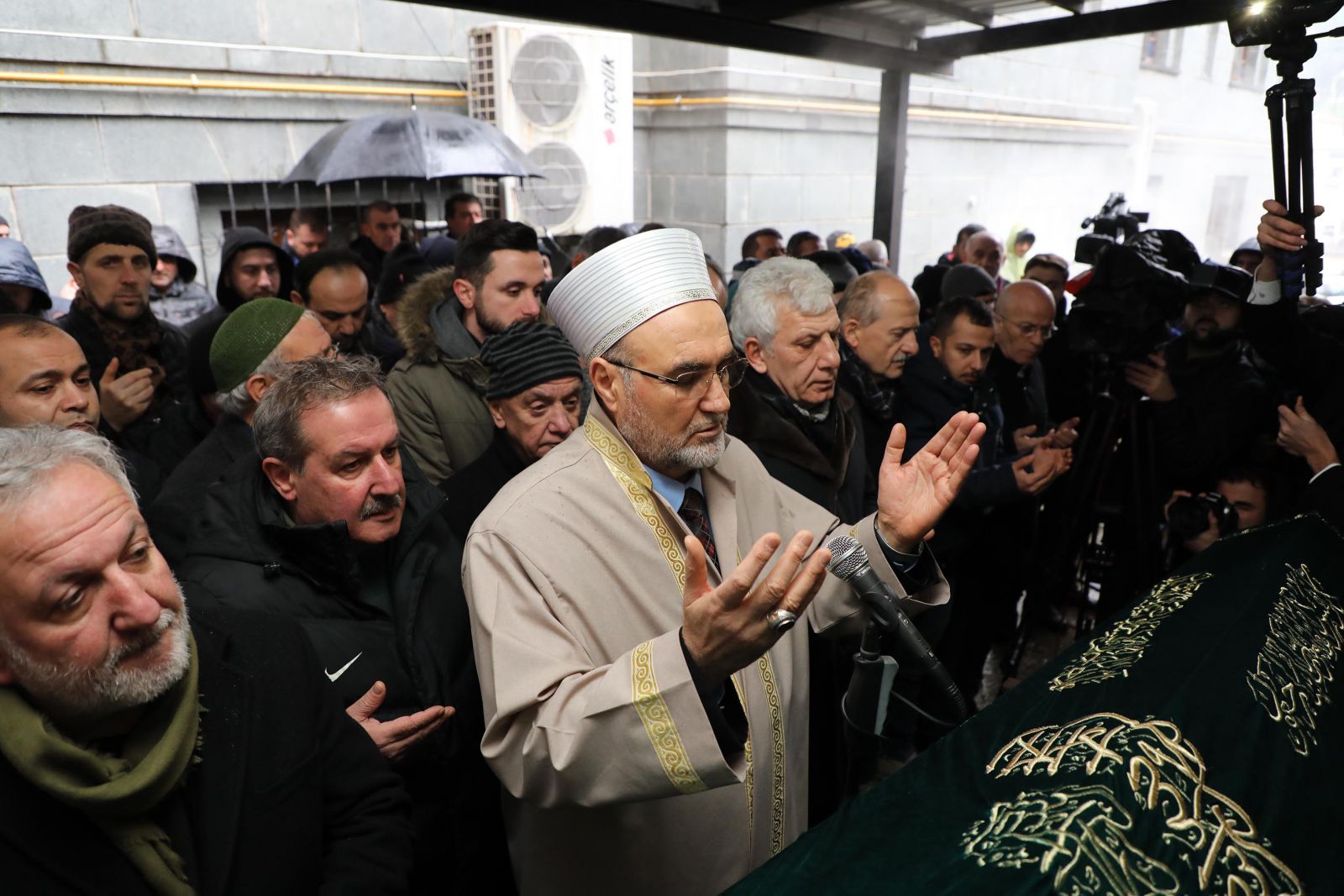 Cumhurbaşkanı Erdoğan'ın dayısının cenazesi toprağa verildi