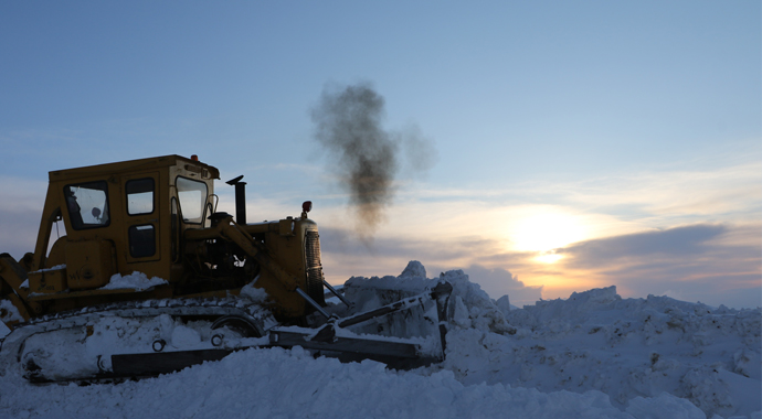 Dağda mahsur kalan belgesel ekibi kurtarıldı