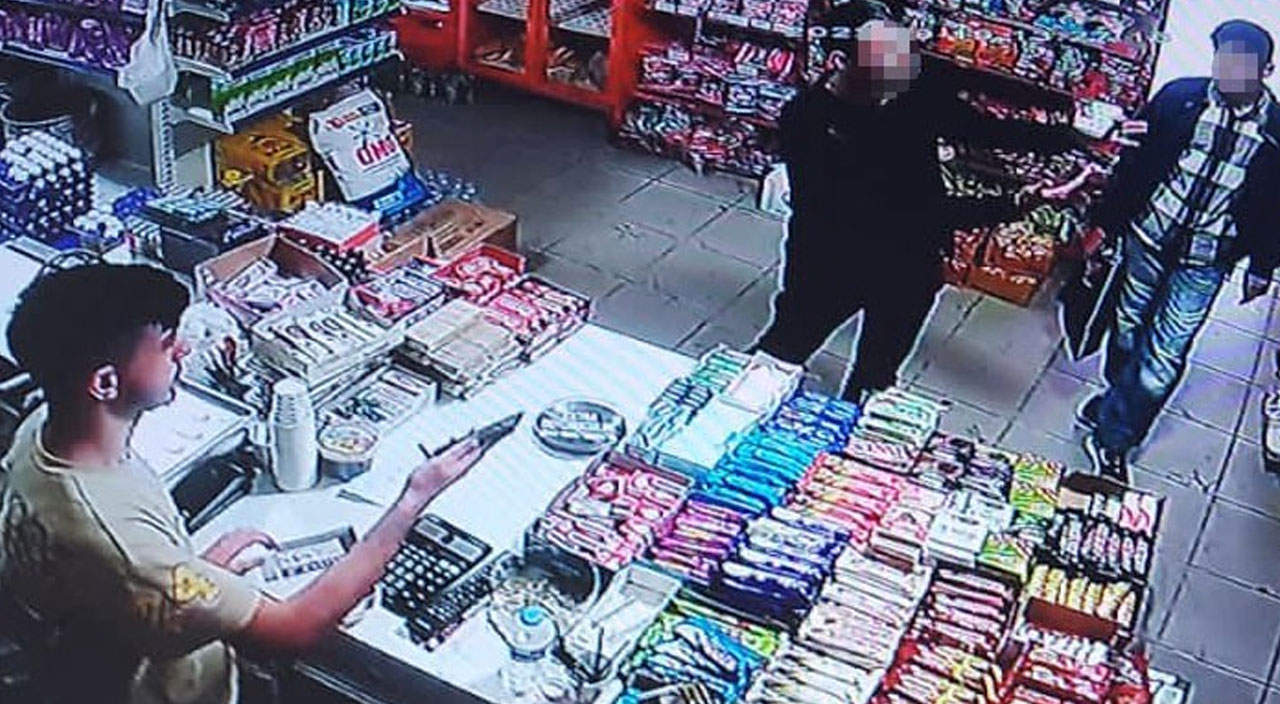 Son dakika haberi... Fatih'te korku dolu anlar! Gece 2 kişiyi öldüren saldırgan 2 polis memurunu yaraladı