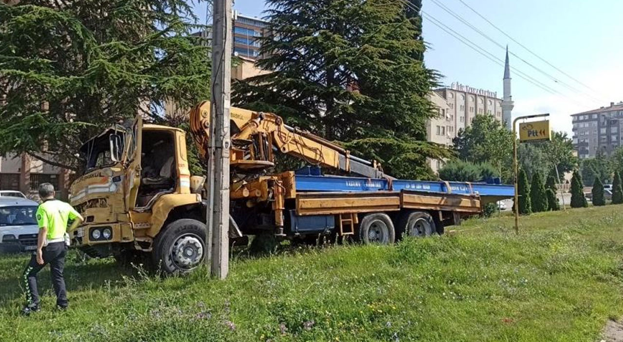 Çorum'da freni boşalan vinç dehşet saçtı! 2 ölü
