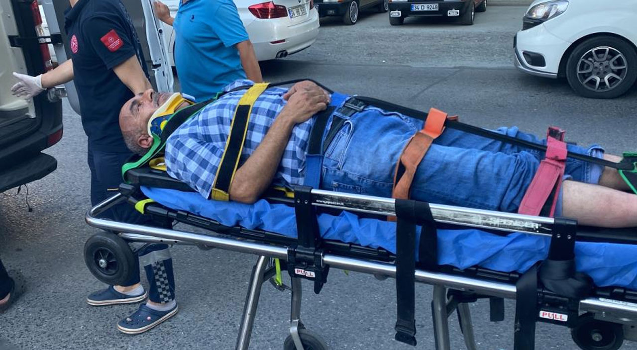 Fren yerine gaza bastı: Akaryakıt istasyonu savaş alanına döndü Fren yerine gaza bastı: Akaryakıt istasyonu savaş alanına döndü