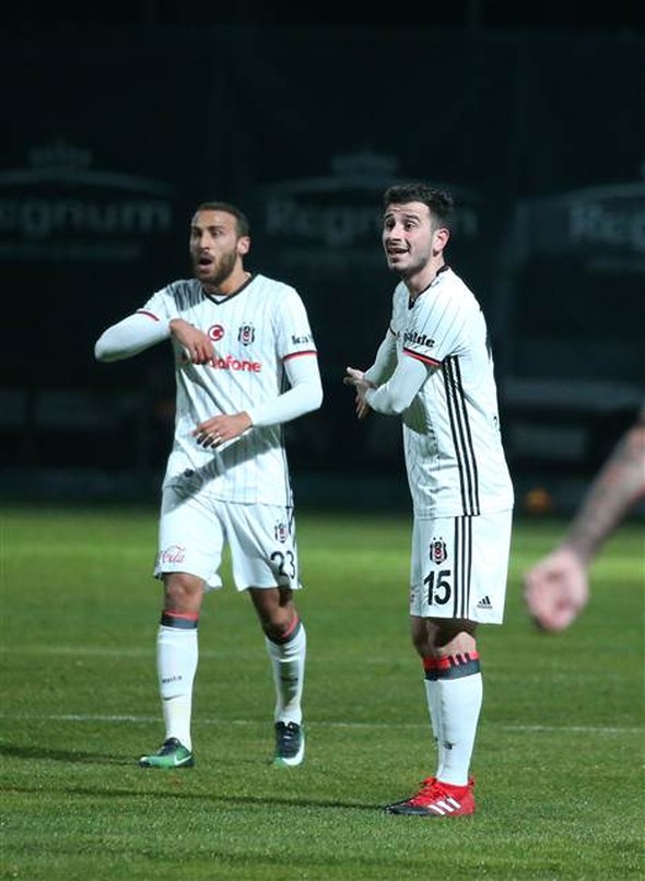 Beşiktaş'ta savunma dağıldı! Oyuncular tartıştı...