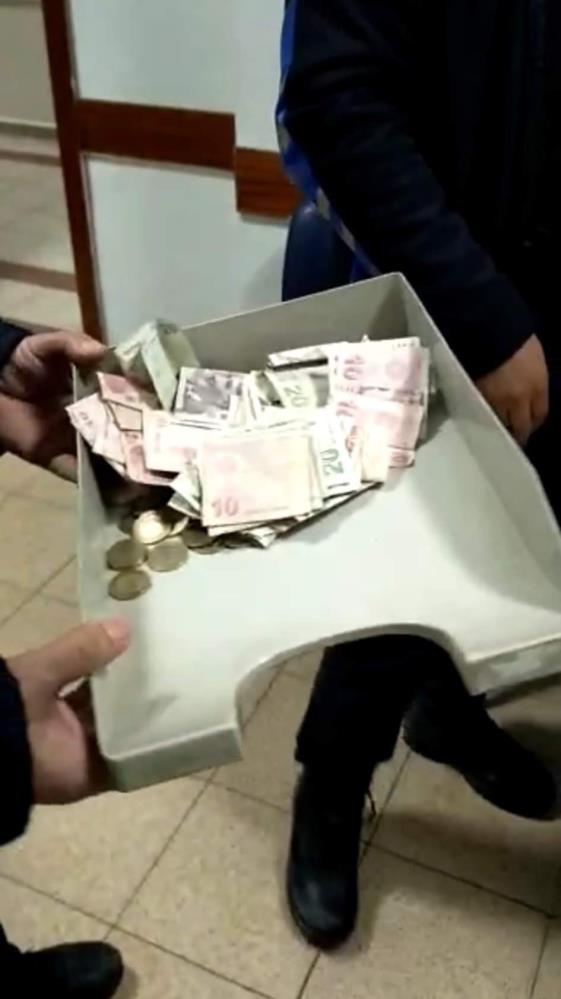 Dilencinin üzerinden 700 lira para çıktı, belediye başkanından uyarı geldi