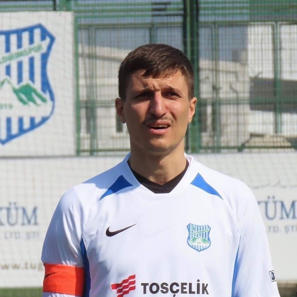 Oğlunu boğarak öldüren Eski Süper Lig futbolcusuna müebbet hapis cezası Oğlunu boğarak öldüren Eski Süper Lig futbolcusuna müebbet hapis cezası
