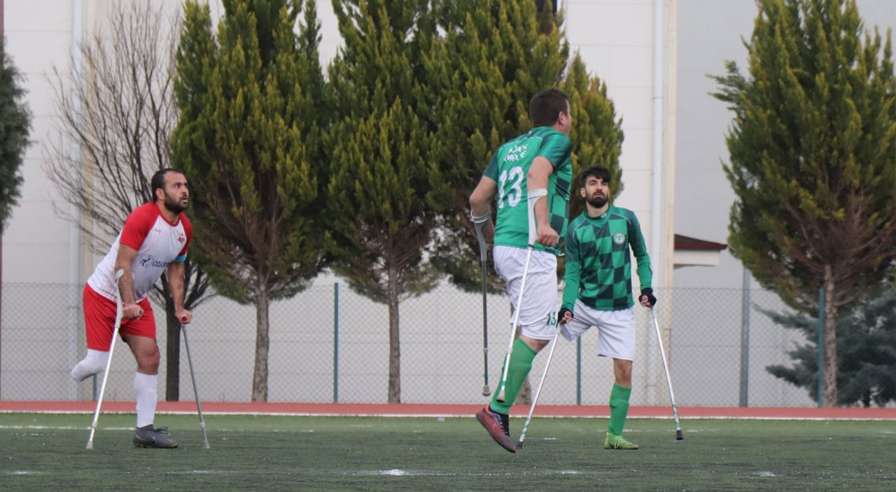 Ampute futbolcunun protez bacağına haciz geldi