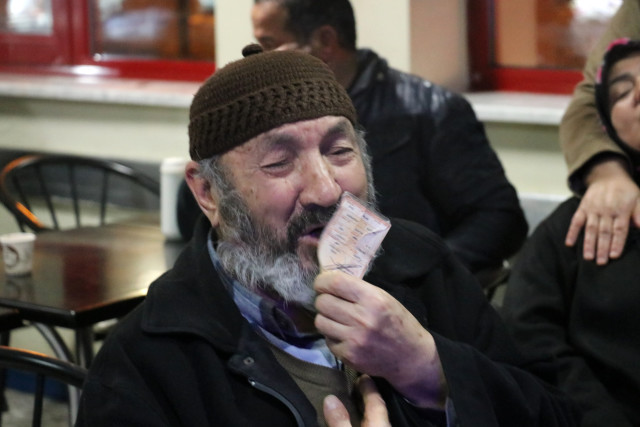 Böyle vahşet görülmedi! Kocası tarafından karnı oyulan kadın, elinde bağırsaklarıyla kaçtı