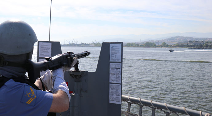 Deniz Kurdu tatbikatında savaş gemilerine saldıran terörist botlar püskürtüldü